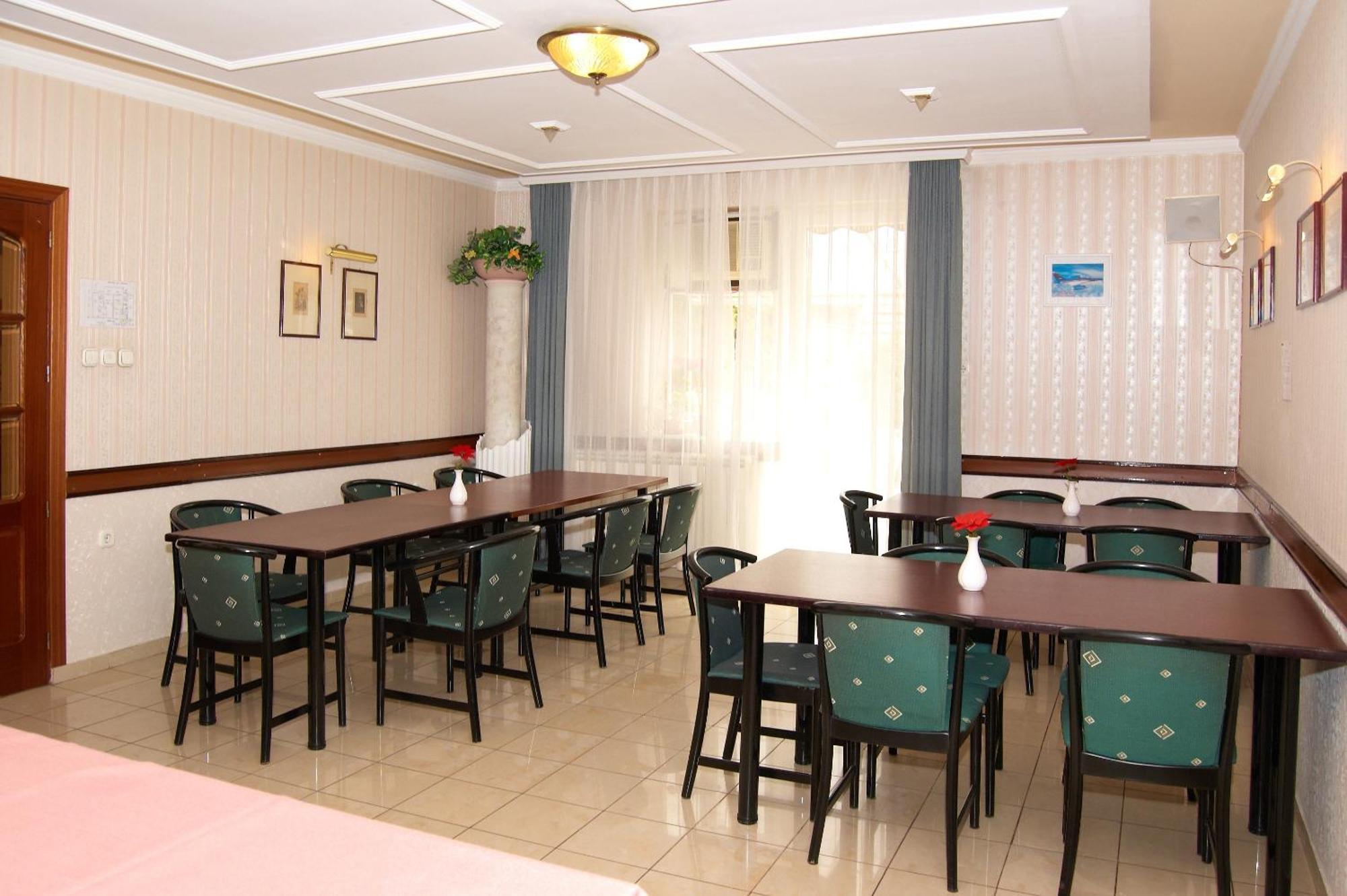 Apollo Motel Kecskemét Extérieur photo