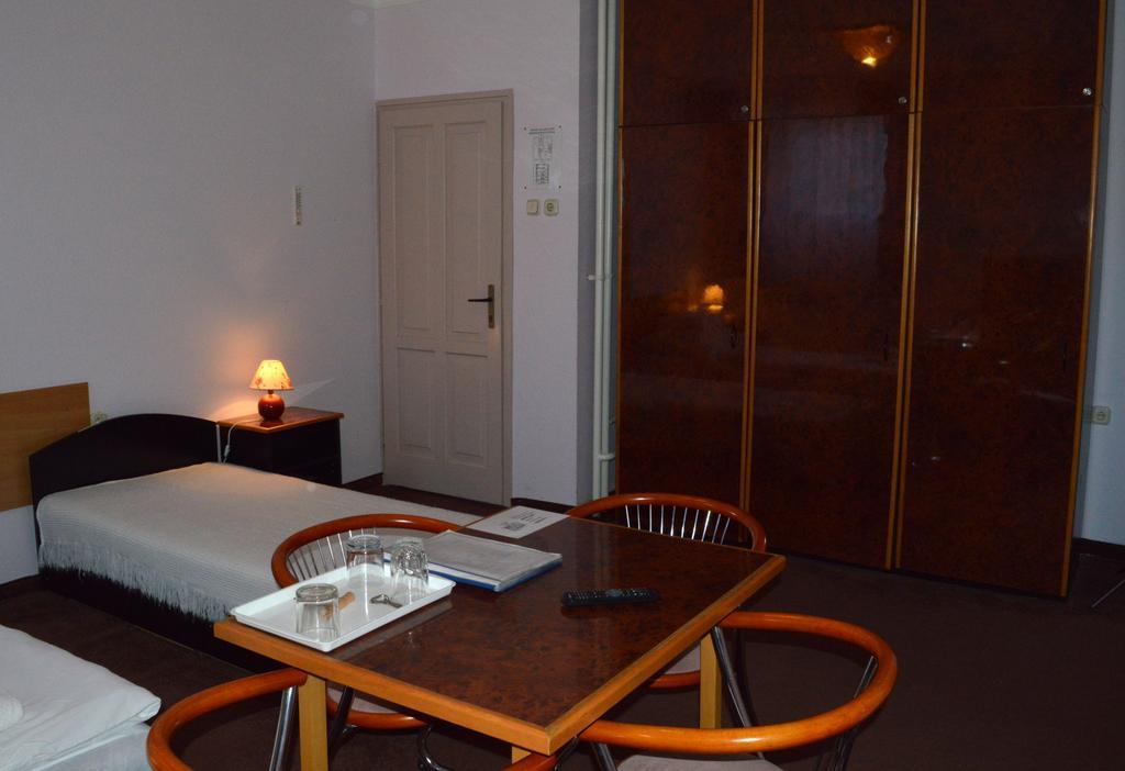 Apollo Motel Kecskemét Extérieur photo